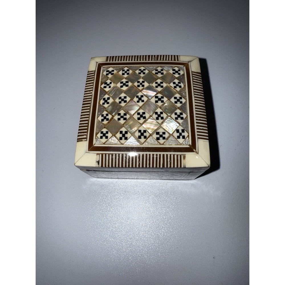 Egyptian‎ Inlaid Mother of Pearl Jewelry Square Box Flower Handmade Q